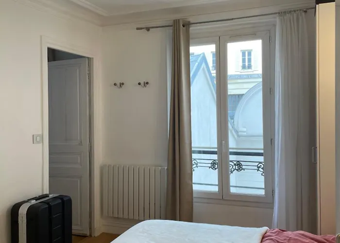 Apartment Batignolles-montmartre / Mathieu *